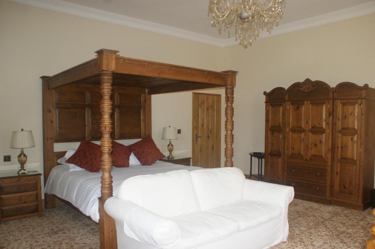 Y Fan Bed & Breakfast แคร์ฟิลลี ภายนอก รูปภาพ