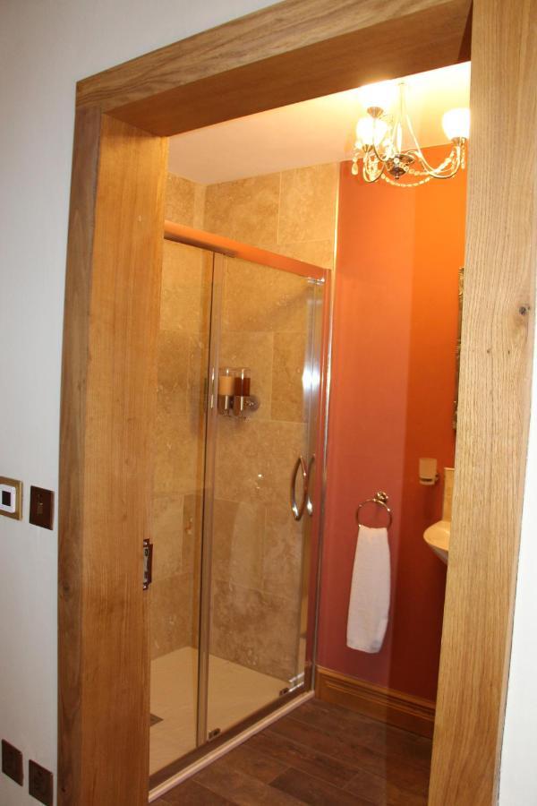 Y Fan Bed & Breakfast แคร์ฟิลลี ภายนอก รูปภาพ