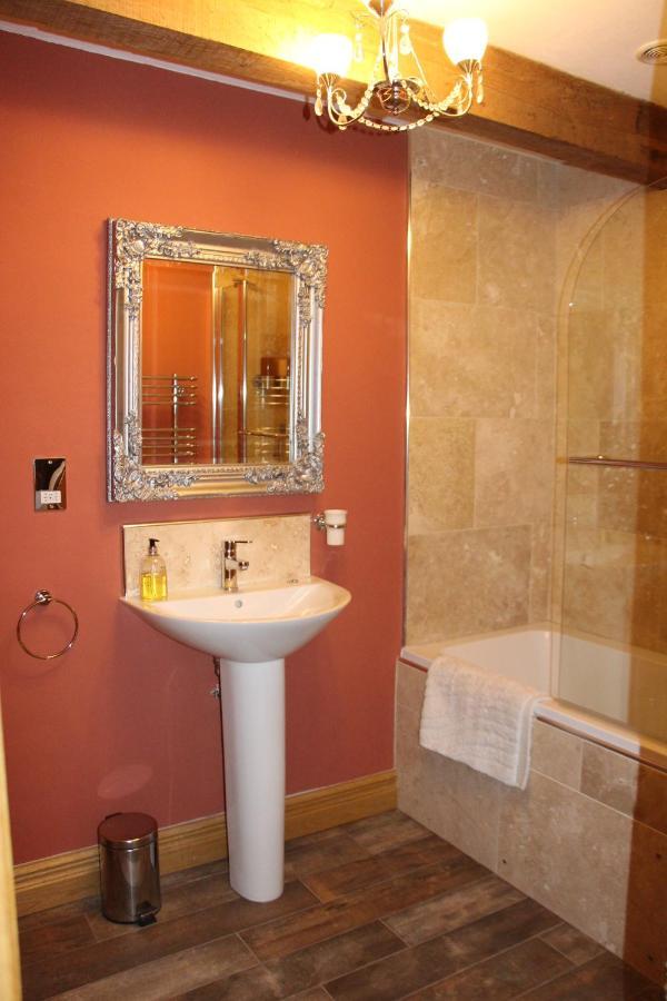 Y Fan Bed & Breakfast แคร์ฟิลลี ภายนอก รูปภาพ
